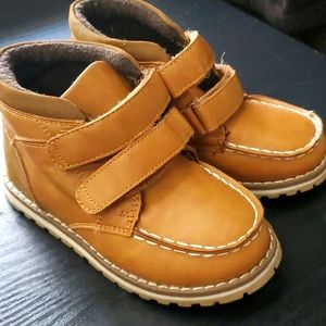 Toddler Boy Size 9  Brown Boots w/velcro straps